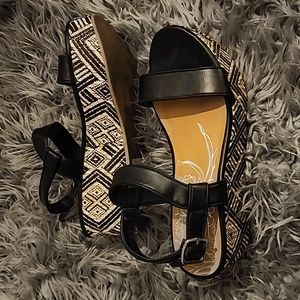 DV by Dolce Vida Bryann Platform Sandals